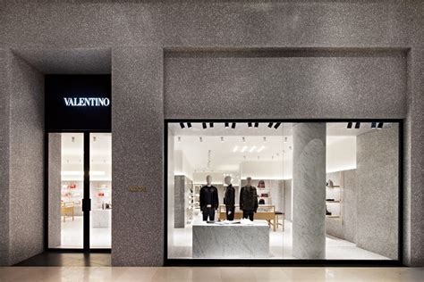 valentino boutique chadstone.